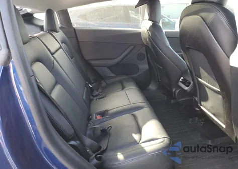 2020 Tesla Model Y z USA, uszkodzony, nr VIN 5YJYGDEE8LF032940